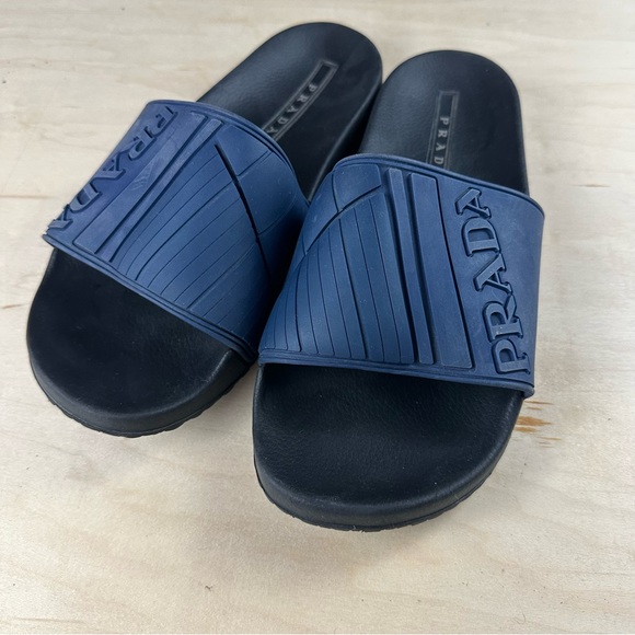 Prada slides - Picture 3 of 13